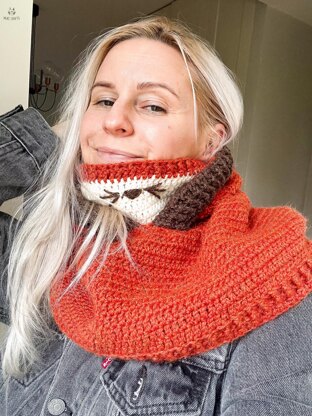 Reed fox hooded cowl