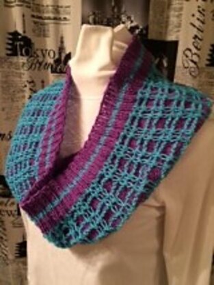 Pretty Plaid Cowl