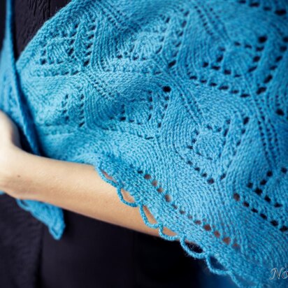 Knitted wool shawl "Mirtel"