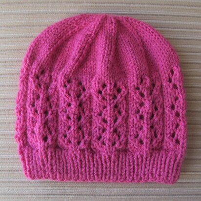 Hat with Small Lacy Diamonds in Size Adult - knitting pattern