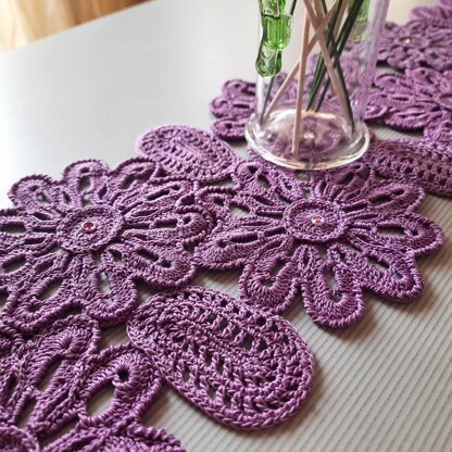 Crochet TABLE Runner CENTERPIECE - Gift for the Home.