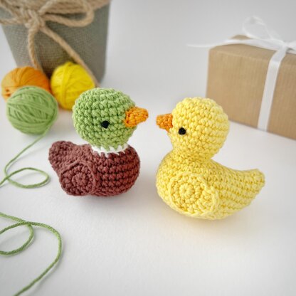 Crochet mini duck keyring amigurumi pattern Bag charm Crochet car hanger