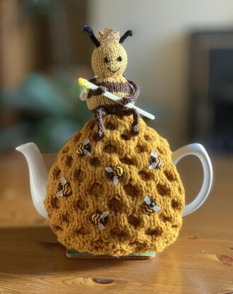 Queen Bee Tea Cosy