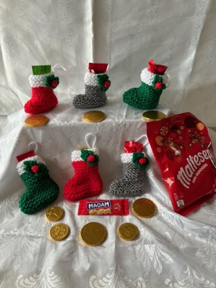 Christmas Holly Stockings bunting sweets chocolate cover, tree decoration DK knitting pattern