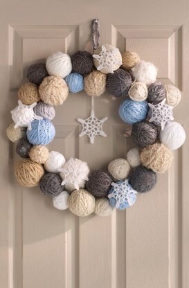 Snowflake Wreath in Red Heart Light & Lofty - LW3520