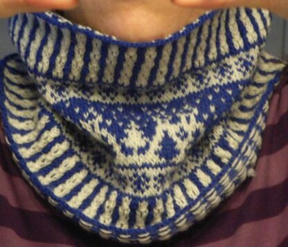 Snow landscape cowl