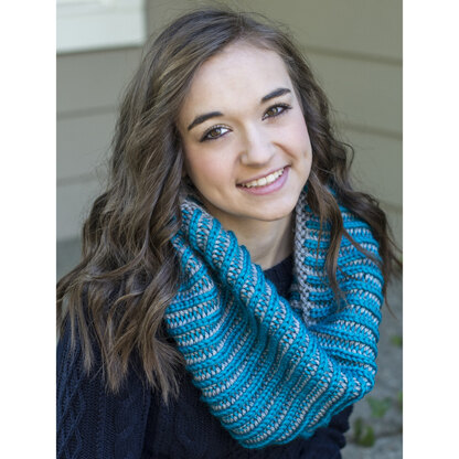 Beginner Brioche Cowl in Cascade Pacific Chunky - C293 - Downloadable PDF