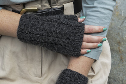 Cable Mitts in The Fibre Co. Knightsbridge - Downloadable PDF