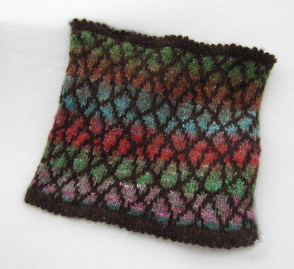 Wavy Grid Cowl