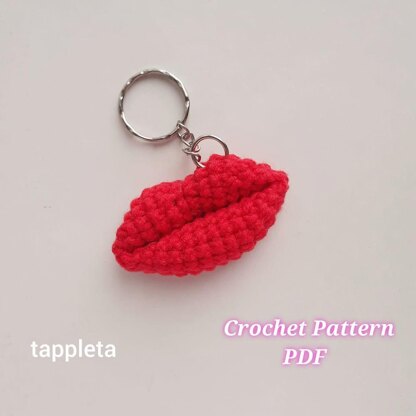 Red lips keychain crochet pattern