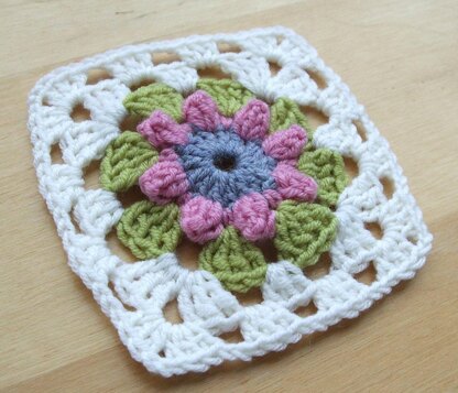 Rose Bud Granny Square