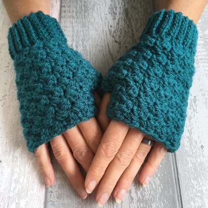 Cosy Vibes Fingerless Gloves