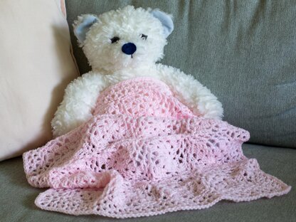 Lacy Filet Motif Crochet Baby Blanket Pattern