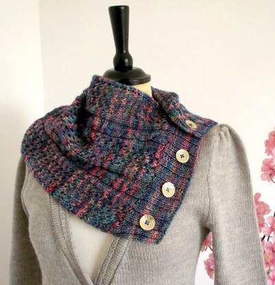 Happy Valley Cowl