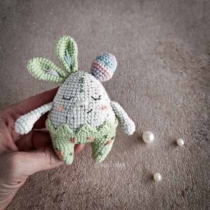 Сute Easter Egg Bunny