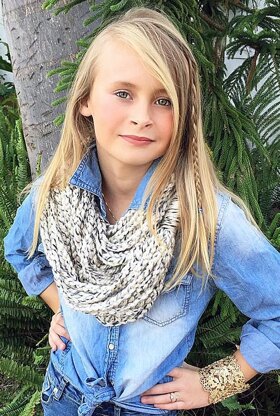 Infinity Chain Scarf - Chandler Scarf