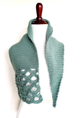 Asymmetric Keyhole Shell Scarf