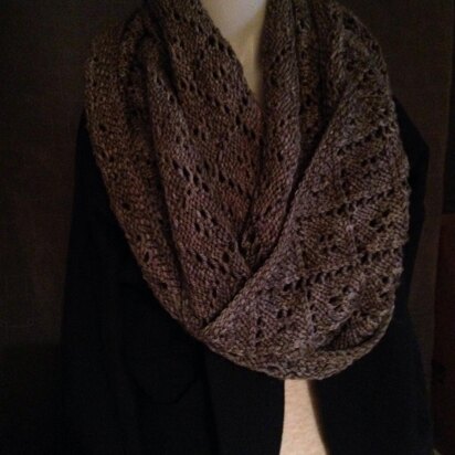 Diamond Lace Cowl