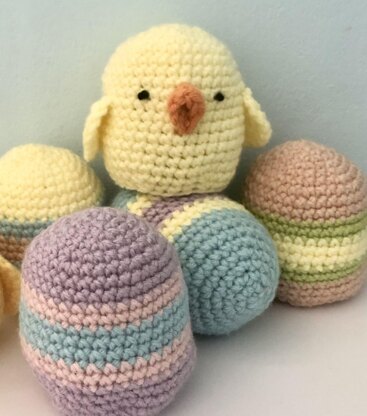 Crochet Reversible Easter Egg and Chick Pattern