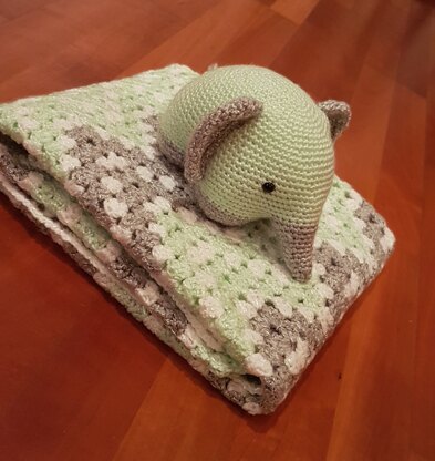 Crochet elephant