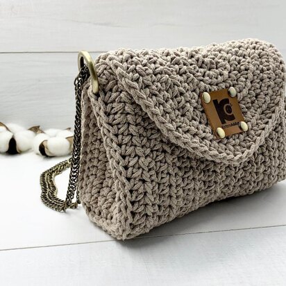 Four season crochet purse