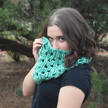 Mega Sasha Cowl - knitting pattern