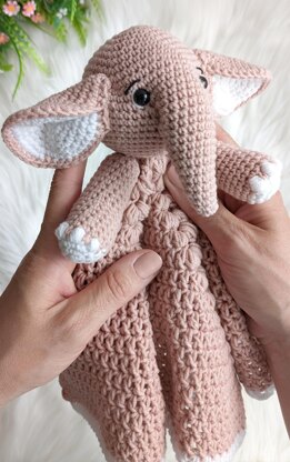 Giant Life-Size Crochet Animals (Including a Crochet Elephant