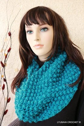 Chunky Crochet Boucle Cowl Scarf