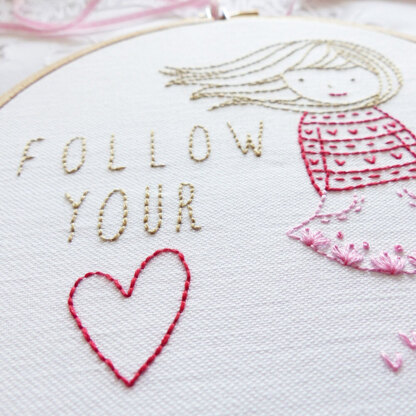 Tamar Follow Your Heart Printed Embroidery Kit - 6in