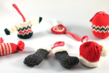 Santa Boots Christmas Tree Decorations Knitting pattern by Jane