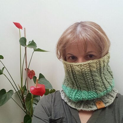Moss Cable Cowl Neckwarmer