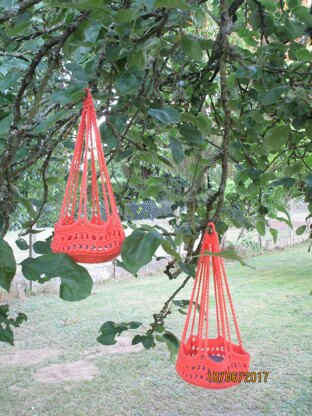 Hanging basket