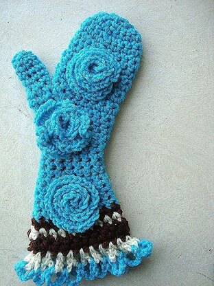 335, FRILLY EDGE GIRLY MITTENS