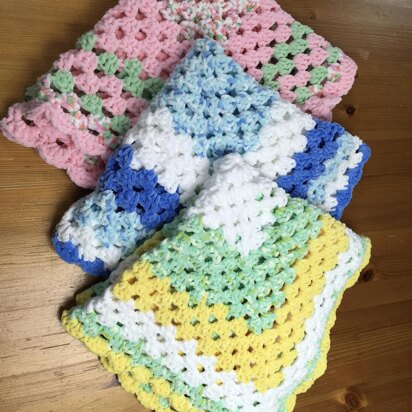 Easy Beginner's Granny Square Blanket