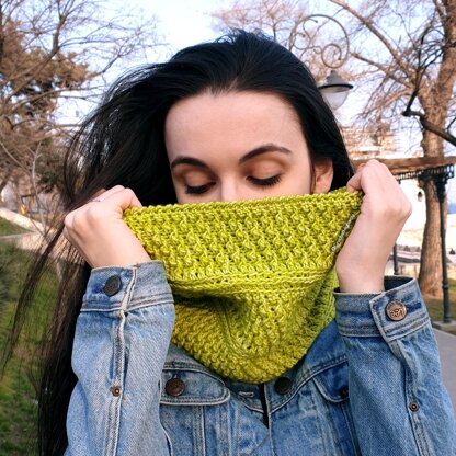 Cosmopolitan Cowl