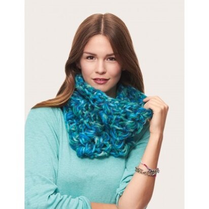 Quick Cluster Cowl in Bernat Viva - Downloadable PDF