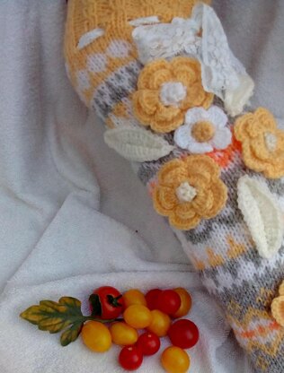 Yellow and grey knee woman socks with flowers
