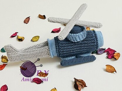 Amigurumi recycle airplanes