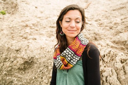 Amaru Cowl fingering