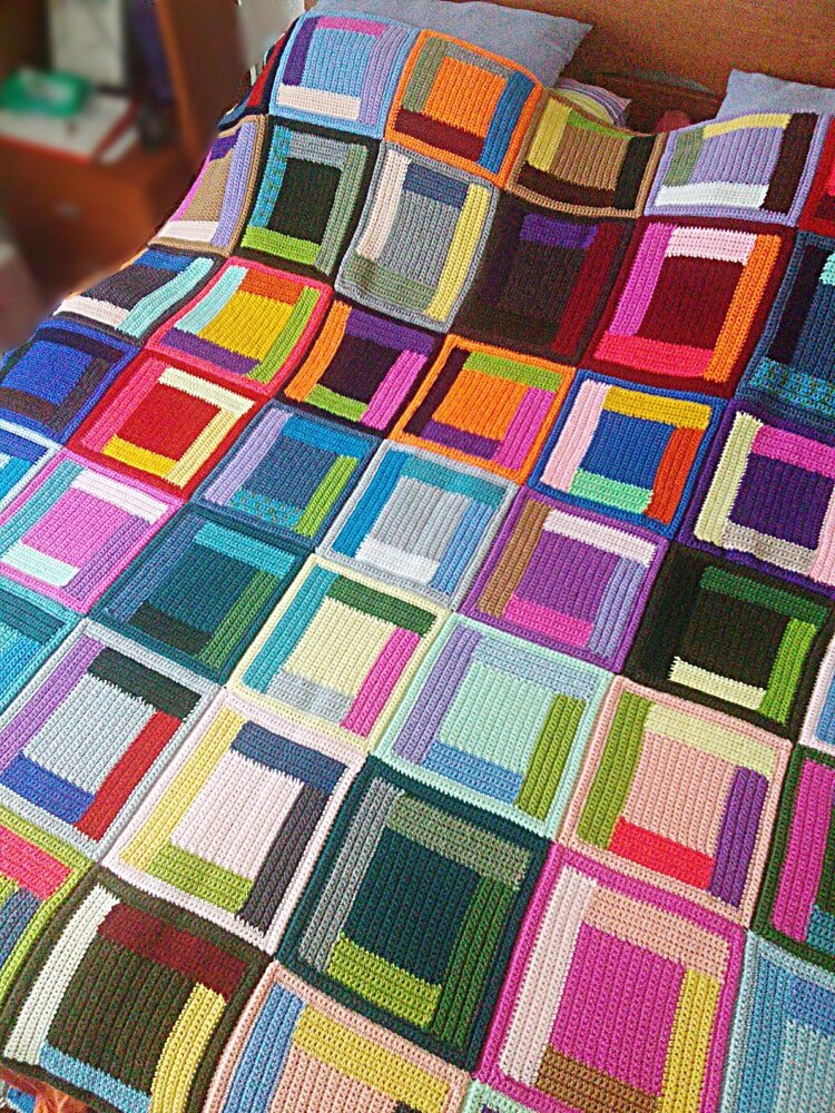 Festive Log Cabin Blanket Crochet pattern by Hookloopsarah