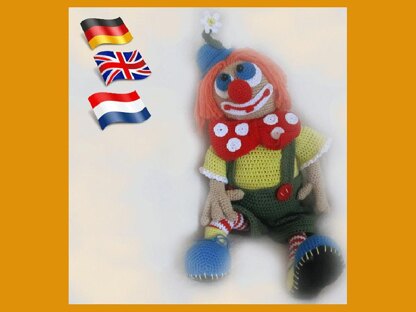 Little Clown Pipa amigurumi doll