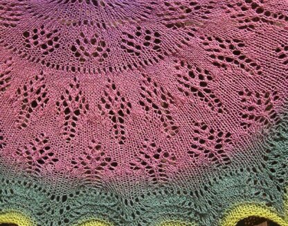 Hint of Spring shawlette