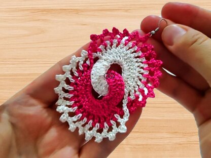 Crochet circle earrings