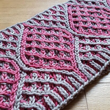 Diamond Lattice Cowl