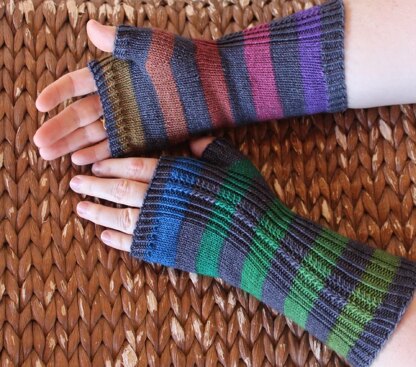 Thames Fingerless Gloves