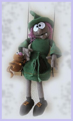 Witch Hazel amigurumi doll