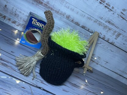 Light-up Witches Cauldron & Broomstick Chocolate Orange Cover Knitting Pattern
