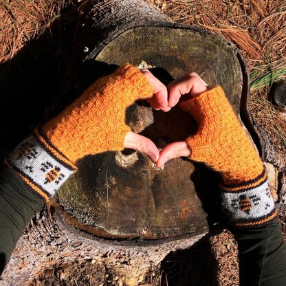 Bee Fingerless Mitts