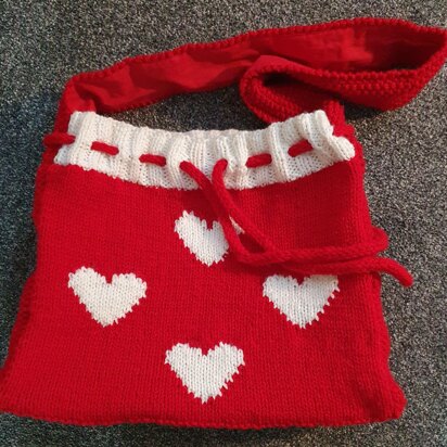 Intarsia Heart Bag - knitting pattern