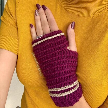 Bee cosy fingerless mitts